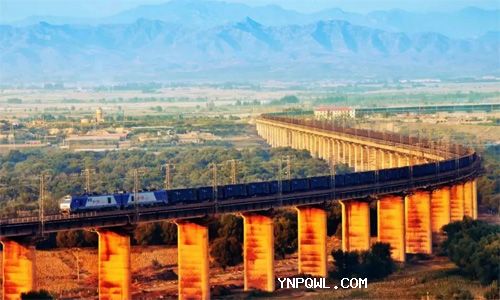 國(guó)鐵集團(tuán)：上半年貨運(yùn)收入2344億元，同比增長(zhǎng)9.6%