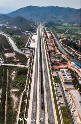 一軌通兩國(guó)，中老鐵路開啟幸福路，配齊物流走天下