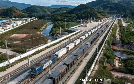 中老鐵路是中老兩國(guó)友誼的象征更是一座連接世界的橋梁