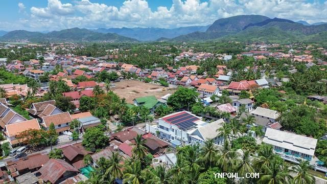 中老鐵路的開(kāi)通運(yùn)營(yíng)為中老兩國(guó)帶來(lái)了新的機(jī)遇