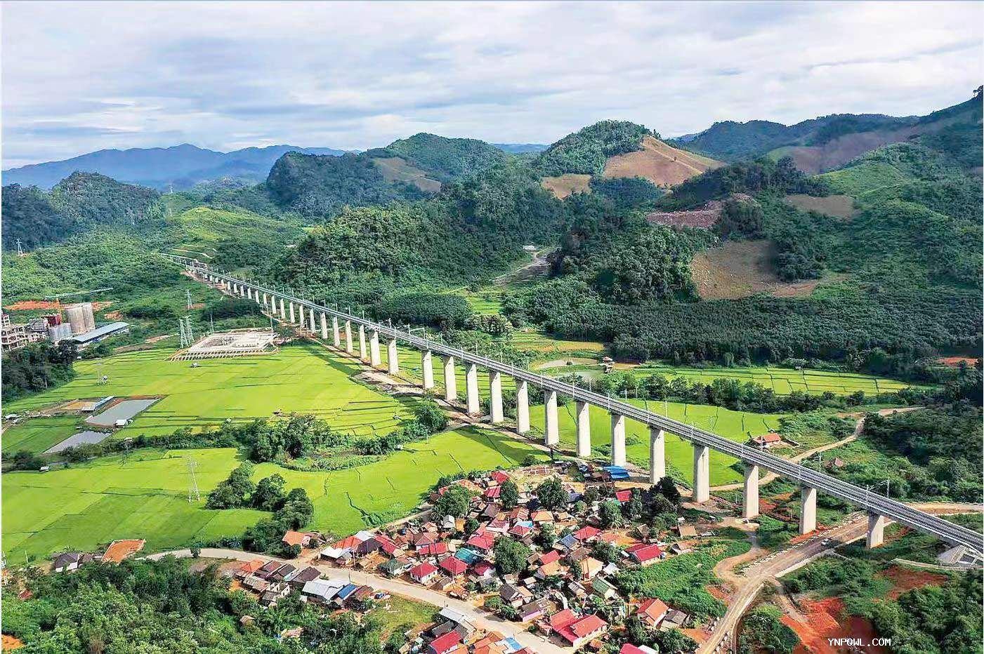 中老鐵路的開通將促進沿線地區(qū)的經濟發(fā)展